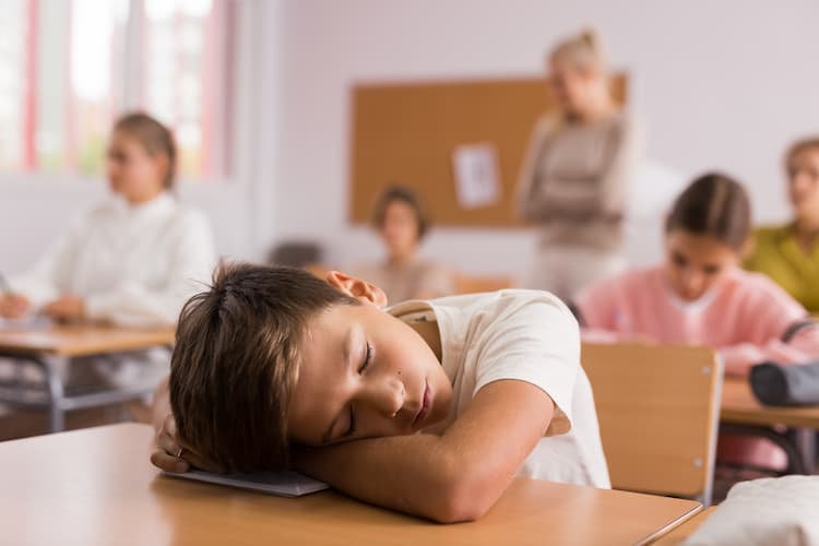 不登校の子が疲れやすいのはＨＳＣが原因かも？特徴と対処法